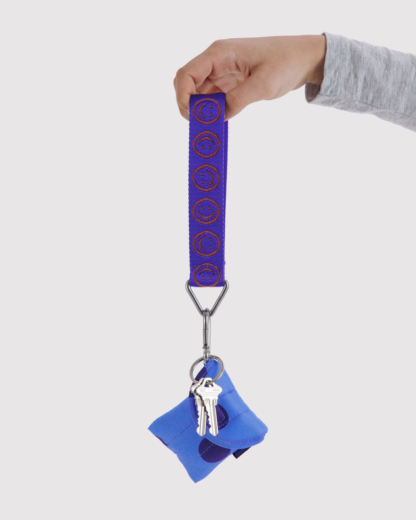 Logo Keychain Q3